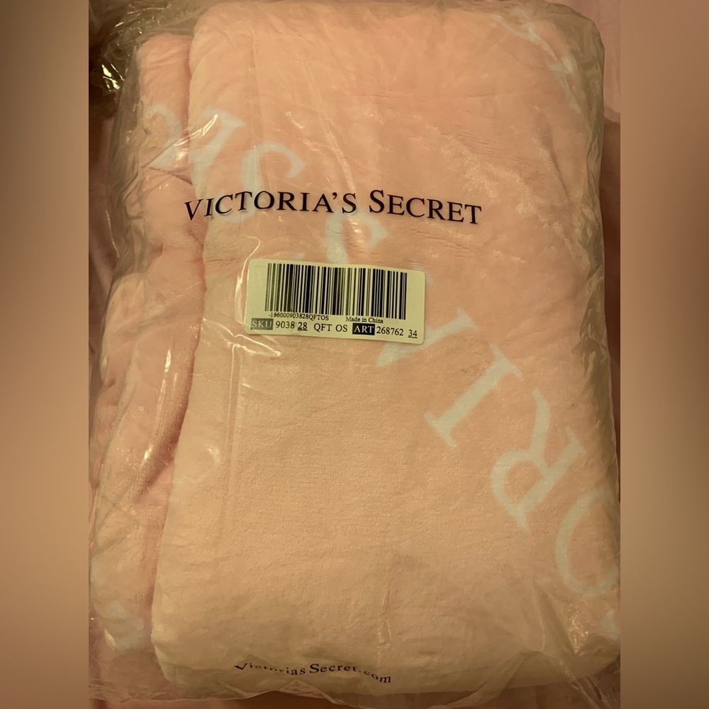 Victoria's Secret Soft Pink Throw 50x60